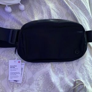 Lululemon Everywhere Belt Bag